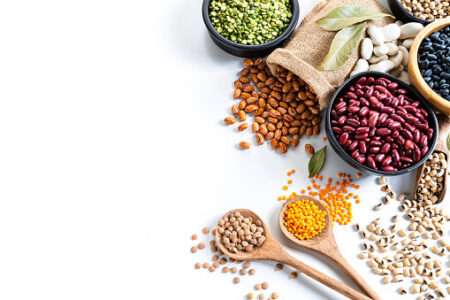 Beans and legumes supply clean plant-based protein to lose weight naturally