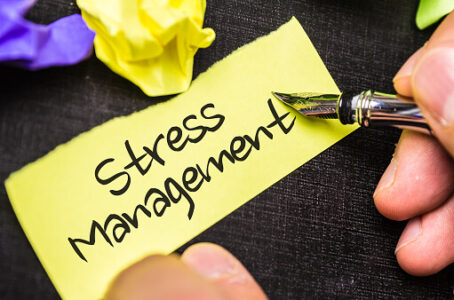 Managing your stress levels to lose weight naturally